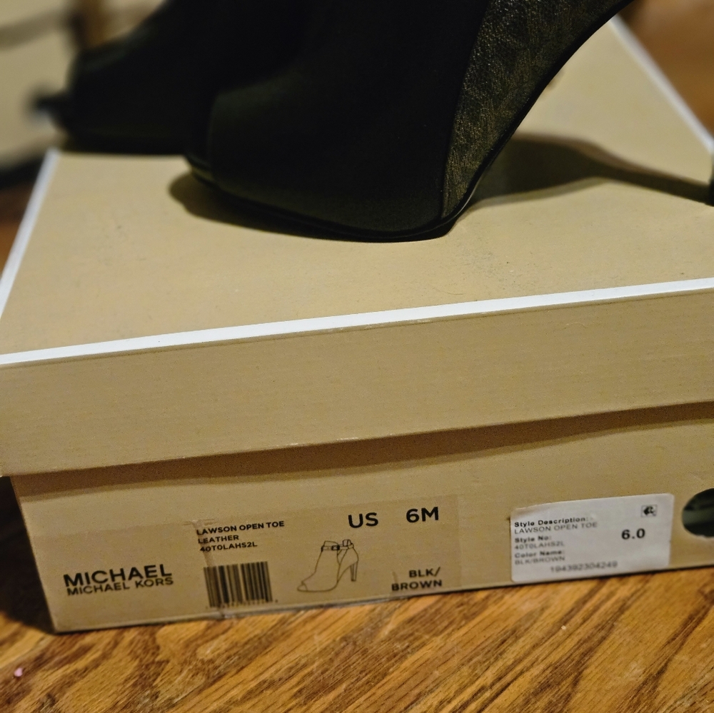 Michael kors ankle boots - Picture 2 of 4